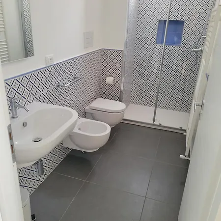 Francis House Deluxe
